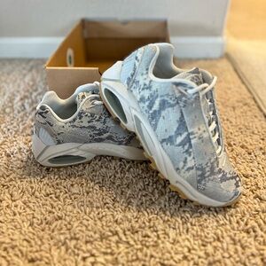 NIB NIKE SZ 6.5 WOMENS, SZ 5 MENS, HOT STEP AIR TERRA/NOCTA, LIGHT BONE